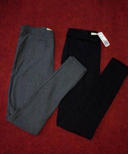 3 quần legging màu ghi còn 60.000/c