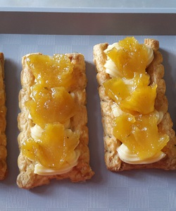 Bánh su, bánh tạc nhân kem thơm