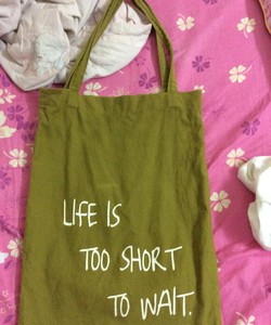 Ví Cnk auth , túi xách , balo..... cần chủ mới , đồng giá 50k