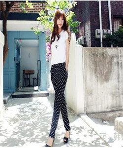 Bộ đồ thể thao dạo phố chấm bi