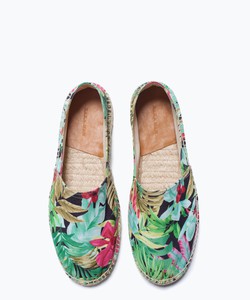 Bán lại đôi giầy do đặt nhầm size