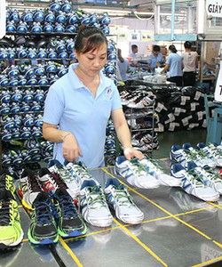 Mua buôn giày VNXK ở đâu