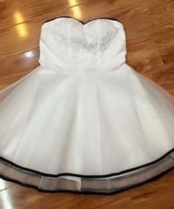 Chuyên cung cấp sỉ/lẻ váy đầm nữ cao cấp