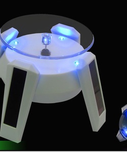 Đế trưng bày tự xoay NLMT