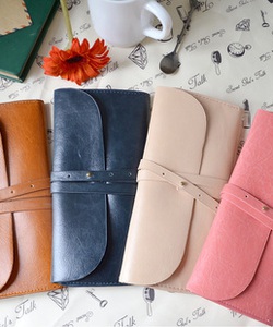 Ví cầm tay nữ, ví passport...