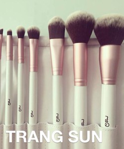 Bộ cọ trang điểm cá nhân siêu mềm,bám phấn và đẹp mắt TRANG SUN MAKEUP