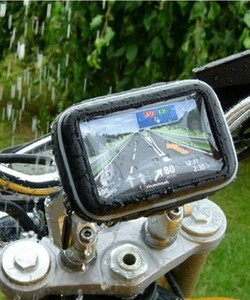 Giá đỡ điện thoại gắn trên xe máy