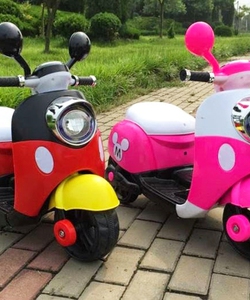 Xe máy điện Vespa cho bé
