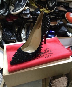 Giày đinh tán, hàng có sẵn. Mời cả nhà ủng hộ