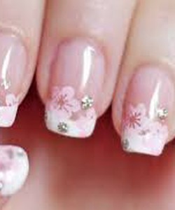 Làm nail tận nhà 80k