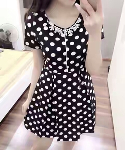 Đam xòe chấm bi trấng on