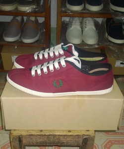 HCM XẢ LÔ giày Fred Perry 390k