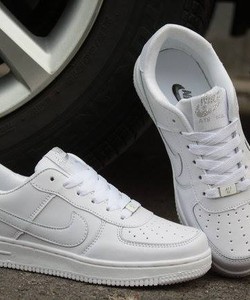 Giày Nike Air Force 1 Nữ đen và trắng