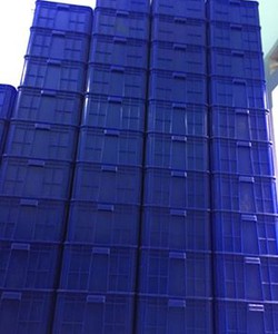 Thùng nhựa đặc có nắp 610x420x250 mm