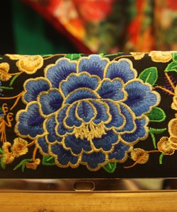 Buôn, Lẻ Ví Túi xách Ba lô chất liệu Lụa Đũi dệt thổ cẩm.