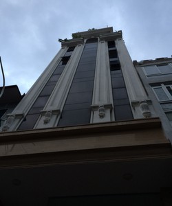 Cho thuê nhà khu hoàng cầu 130m2 x 7 tầng 6n có thang máy thiết kế theo tiêu chuẩn văn phòng