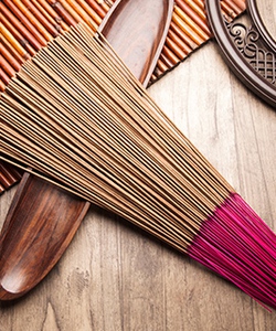 Nhang trầm tự nhiên