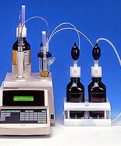 Máy chuẩn độ Karl Fischer