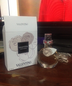 Thanh lý em nước hoa Valentina Valentino
