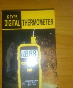 Nhiệt kế điện tử