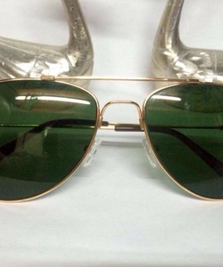 Đấu giá kính Charmant