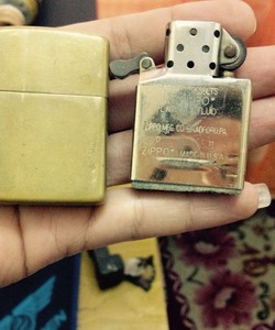 Zippo đồng thau