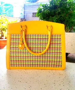 Rất nhiều túi xách hàng hiệu da thật rẻ đẹp chất ạ