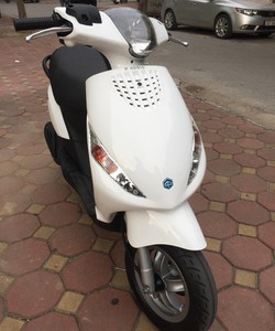 Bán Piaggio Zip100 Việt nam Hải Quan mới mua chưa Đký gấp 26 triệu mầu Trắng mới 99% chính chủ nữ