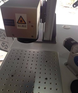 Máy laser fiber khắc kim loại