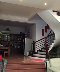 Biệt thự Trung Kính DT:130mx5T.XD. 80m2