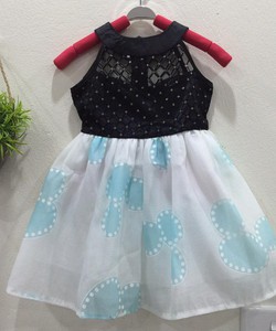 Cơ sở thời trang Minh Tú chuyên sản xuất và phân phối quần áo trẻ em hàng made in viet nam và hàng xuất.