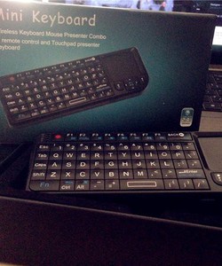 Ultra Mini Keyboard Bluetooth kiêm bút trình chiếu RT UMK 100 RF