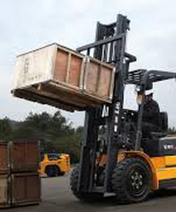 Tuyển sinh lớp dạy lái xe nâng