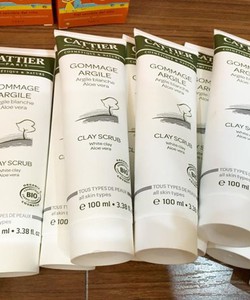 Kem tẩy da chết đất sét Cattier 100ml