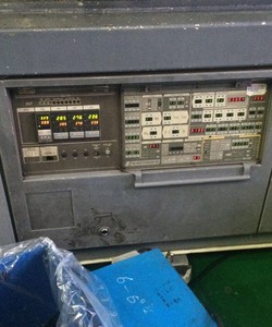 Máy ép nhựa toshiba loại 220 tấn