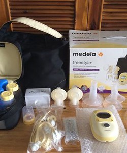 Thanh lý máy hút sữa Medela freestyle new 100%