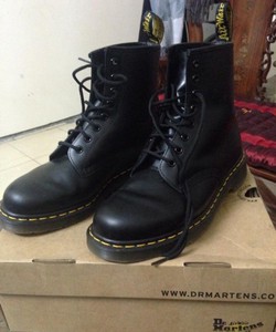 Sale 100 đôi dr martens giá 260k.Ở ĐÂU RẺ BÊN MÌNH TỰ TIN RẺ HƠn