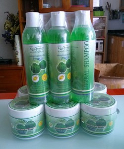 Dầu gội trị rụng tóc từ trái chanh sần Thái Lan