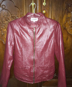 Áo da BÒ thật 100%.