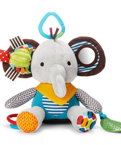 Gặm nướu treo nôi cho bé