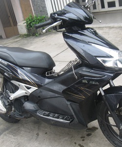 Air blade 110, 1 đèn honda, xanh đen, bstp, 2008, chính chủ ký giấy sang tên, xe đẹp, còn mới, máy êm ru, chạy bền tốt