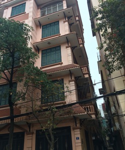Mặt phố Nguyên Hồng hoàng ngọc phách cần cho thuê nhà DT 73m2 xây 4 tầng, , lô góc 2 mặt tiền mt 6m 12,1m . nhà có: sàn