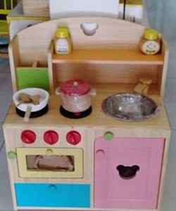 Đồ chơi cho bé gái Nhà búp bê và các dụng cụ nhà bếp