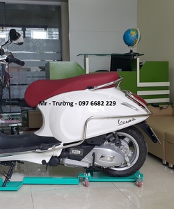 Bệ quay xe máy trong nhà hẹp