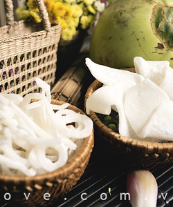 Mứt dừa non miếng,sợi