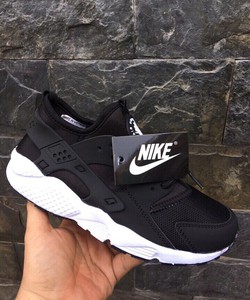 Giày Nike và Adidas chính hãng