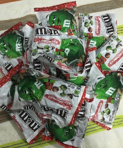 Cung cấp sỉ lẻ bánh, kẹo, bột trái cây, nho khô, ngũ cốc....