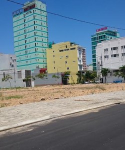 Đất kinh doanh MT cạnh bãi tắm Phạm Văn Đồng