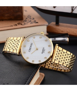 Đợt xả hàng lịch sử, tặng và thanh lý hàng loạt