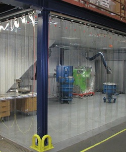 Màn nhựa pvc chống tĩnh điện màu trắng trong công nghiệp phòng sạch